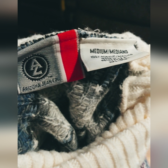 Arizona Jean co sweater, 90s era sweaters, turtleneck sweater, snowflake print - Picture 2 of 5